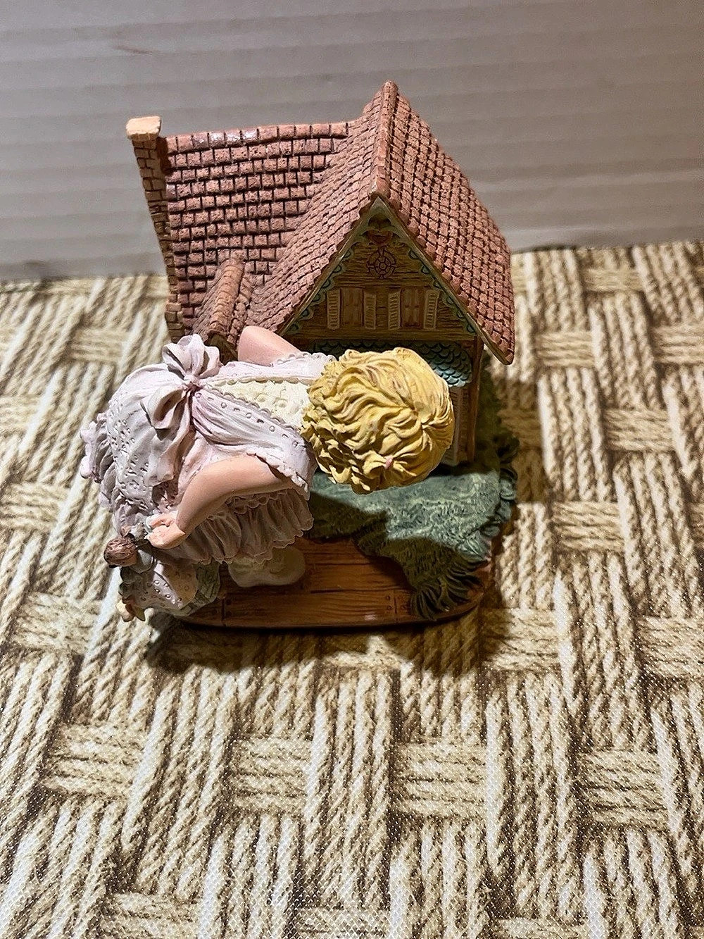 Lorrie's Attic Anybody Home Miniature Dollhouse Sculpture